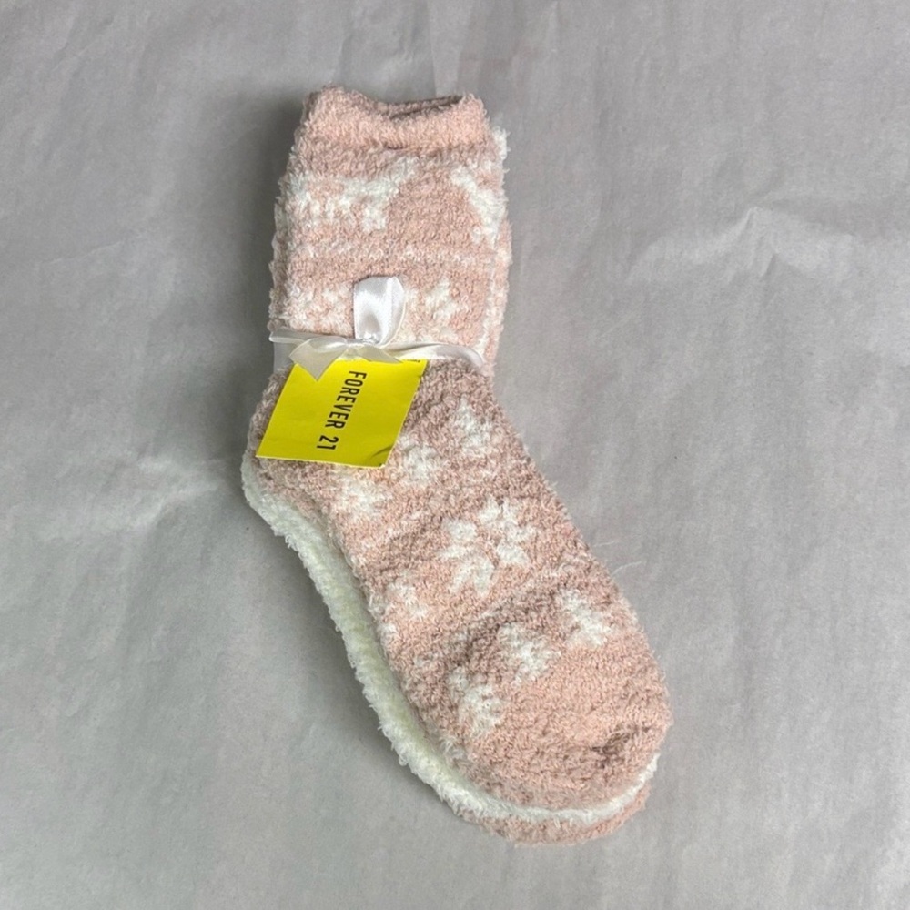 New Forever 21 Socks Women’s 3 Pair Casual Soft Warm Fuzzy Cozy Plush Socks